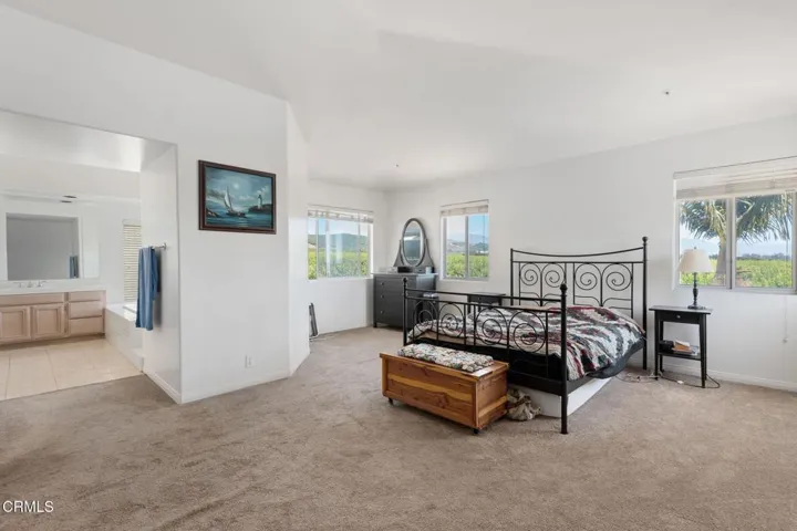 15-web-or-mls-15 - Primary Bedroom