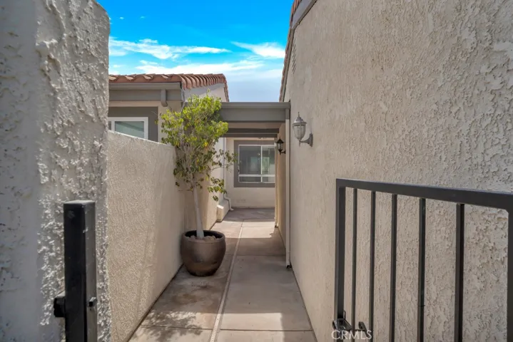 11449 N Tampa Avenue 138, Porter Ranch, California 91326