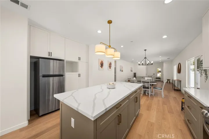 135 N Vicentia Avenue, Corona, California 92882