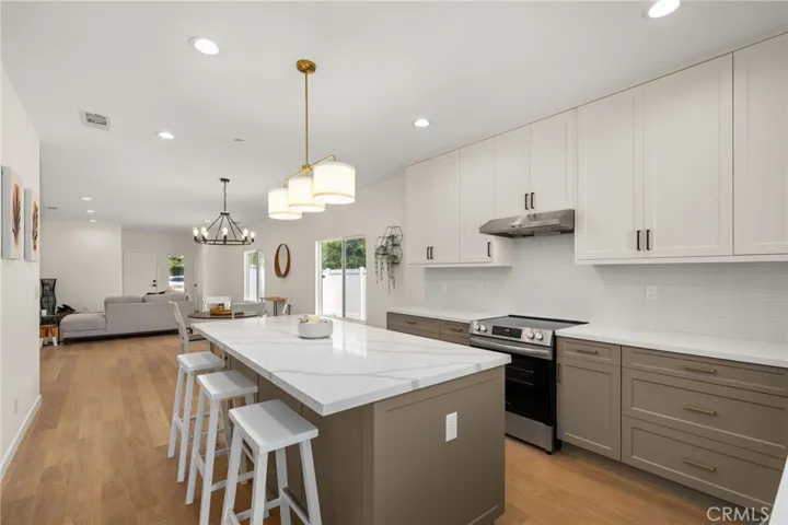 135 N Vicentia Avenue, Corona, California 92882