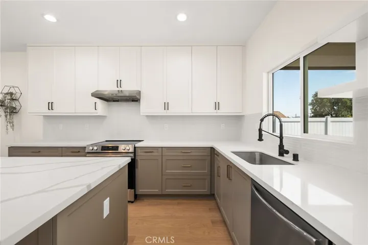 135 N Vicentia Avenue, Corona, California 92882