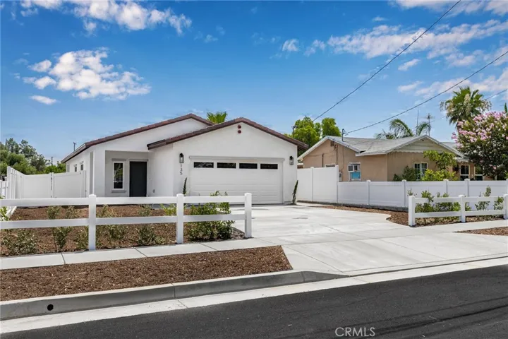 135 N Vicentia Avenue, Corona, California 92882