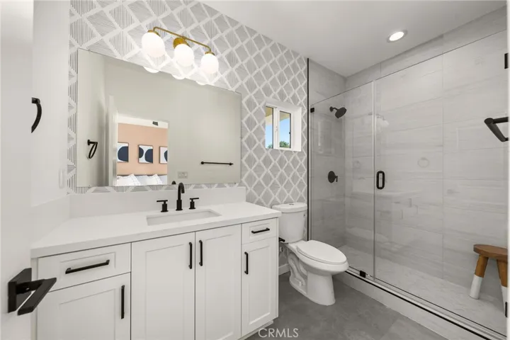 135 N Vicentia Avenue, Corona, California 92882