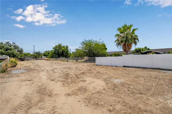 135 N Vicentia Avenue, Corona, California 92882