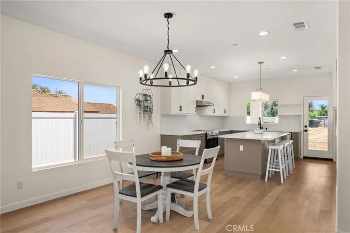 135 N Vicentia Avenue, Corona, California 92882