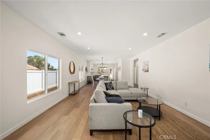 135 N Vicentia Avenue, Corona, California 92882