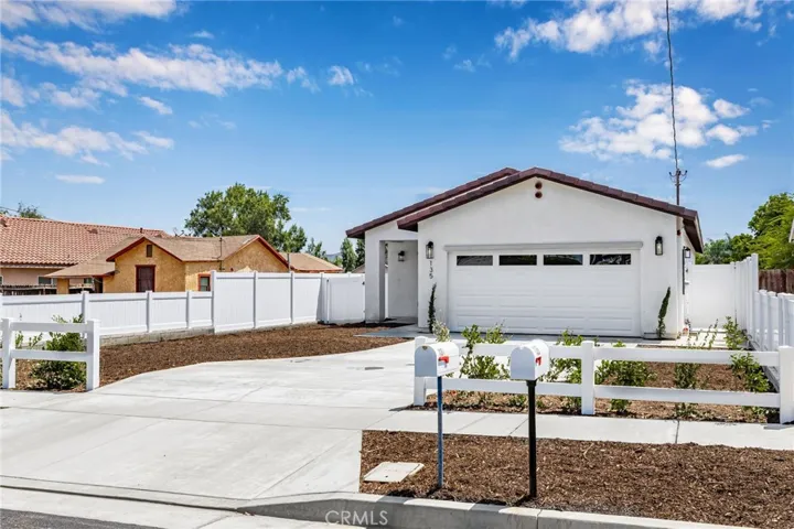 135 N Vicentia Avenue, Corona, California 92882