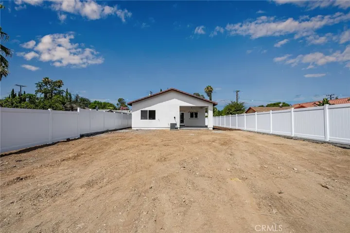 135 N Vicentia Avenue, Corona, California 92882