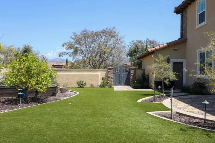 15623 Via Santa Pradera, San Diego, California 92131