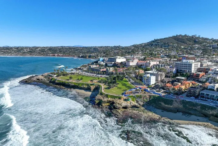 7550 Eads Ave 404, La Jolla, California 92037