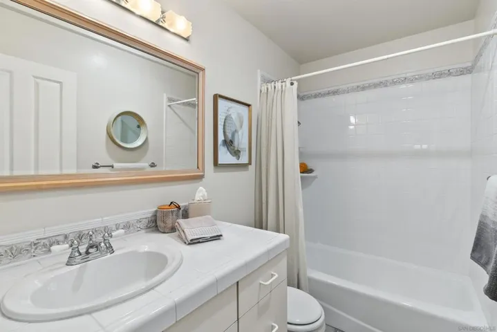 7550 Eads Ave 404, La Jolla, California 92037