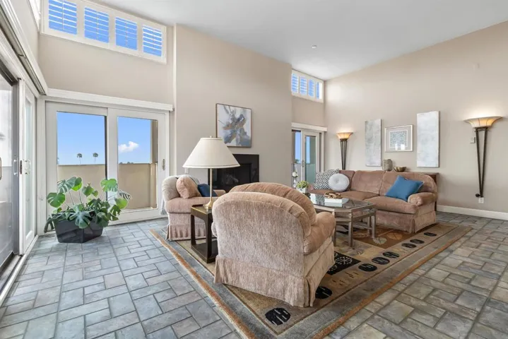 7550 Eads Ave 404, La Jolla, California 92037