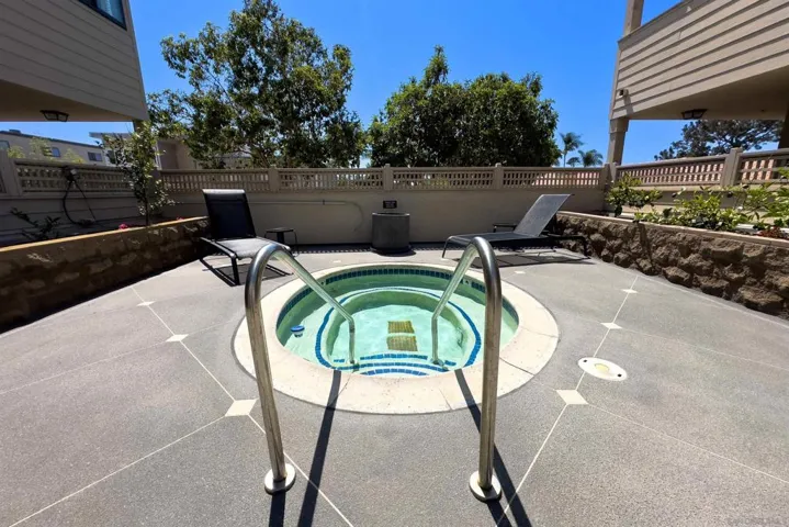 7550 Eads Ave 404, La Jolla, California 92037