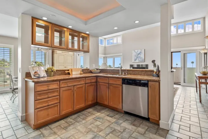 7550 Eads Ave 404, La Jolla, California 92037