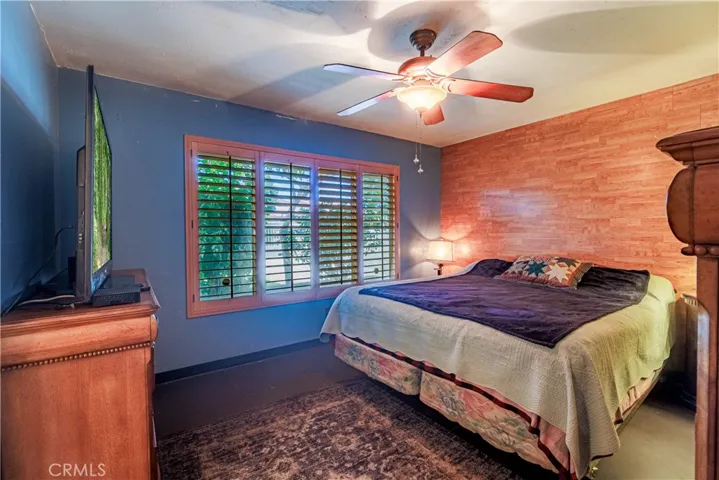 Open Pretty Primary Bedroom