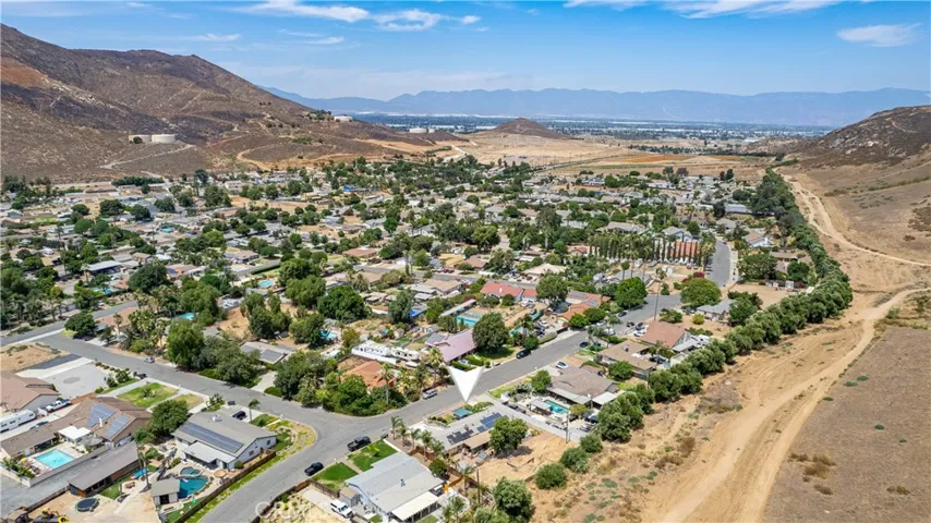 2310 Loveland Drive, Jurupa Valley, California 92509