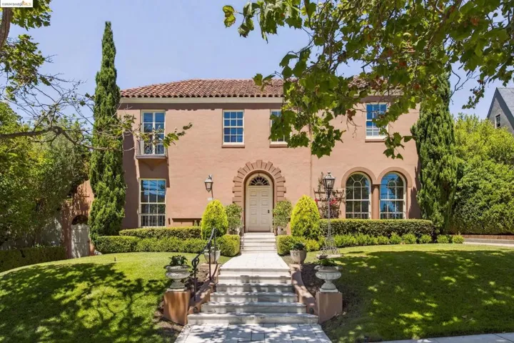 1218 Ashmount Avenue, Piedmont, California 94610