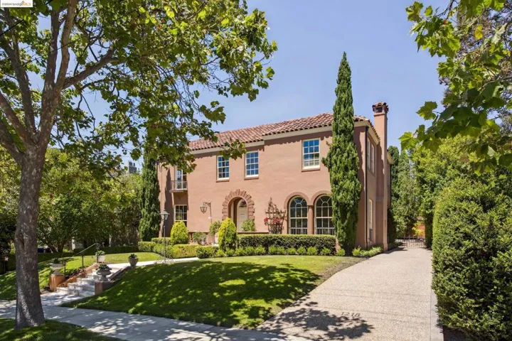 1218 Ashmount Avenue, Piedmont, California 94610