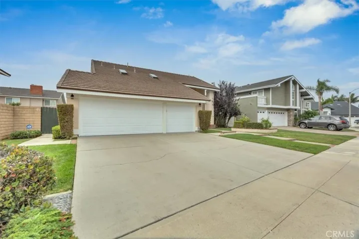 18207 Leaf Circle, Huntington Beach, California 92648