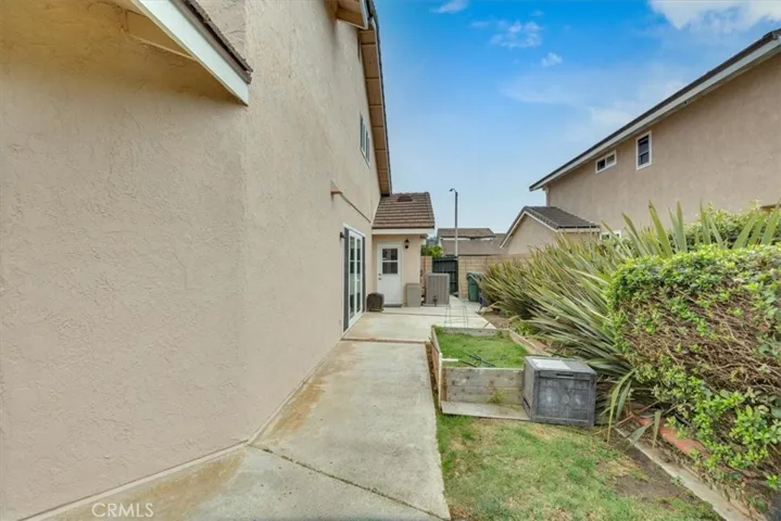 18207 Leaf Circle, Huntington Beach, California 92648
