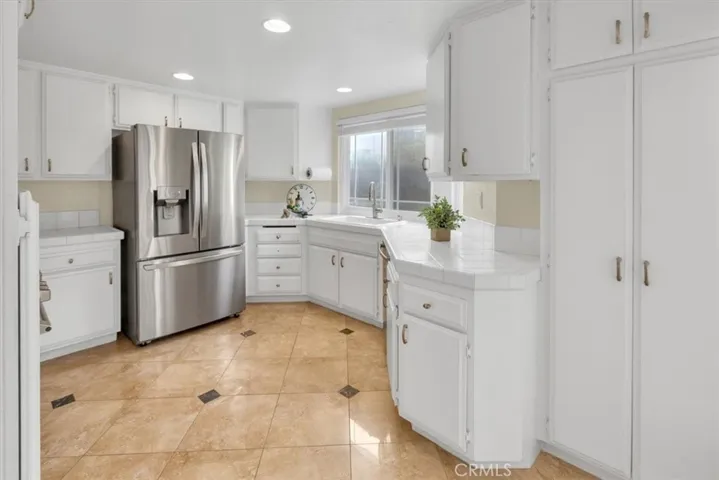 18207 Leaf Circle, Huntington Beach, California 92648
