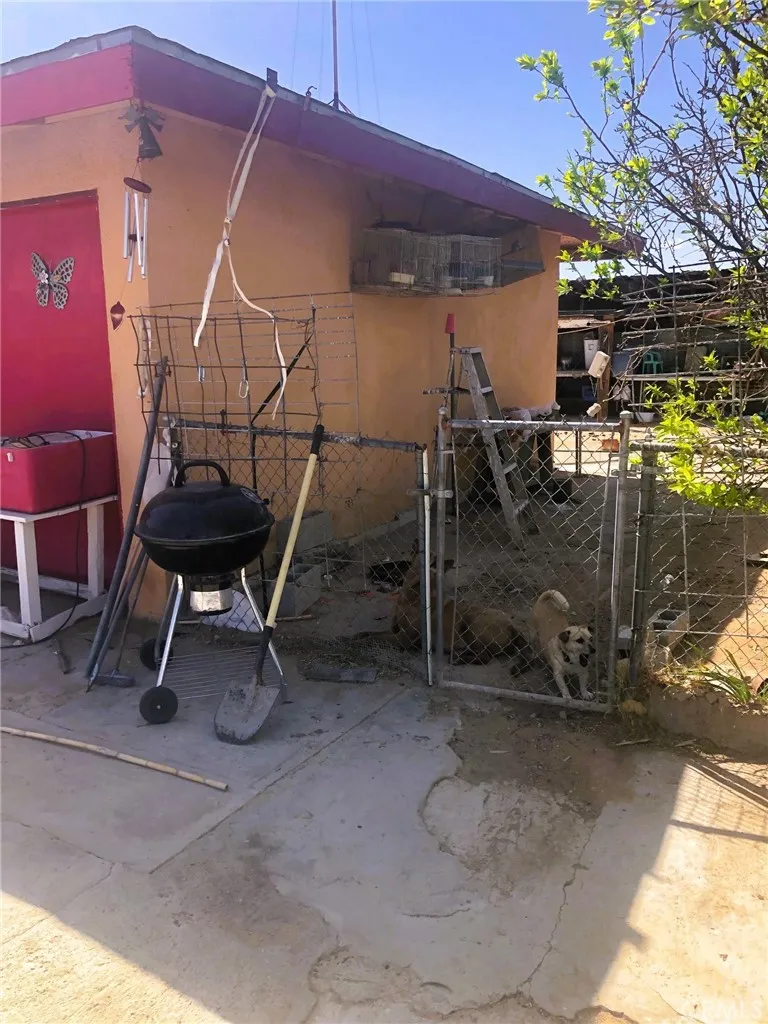 35838 Mountain View Rd, home-pic-1