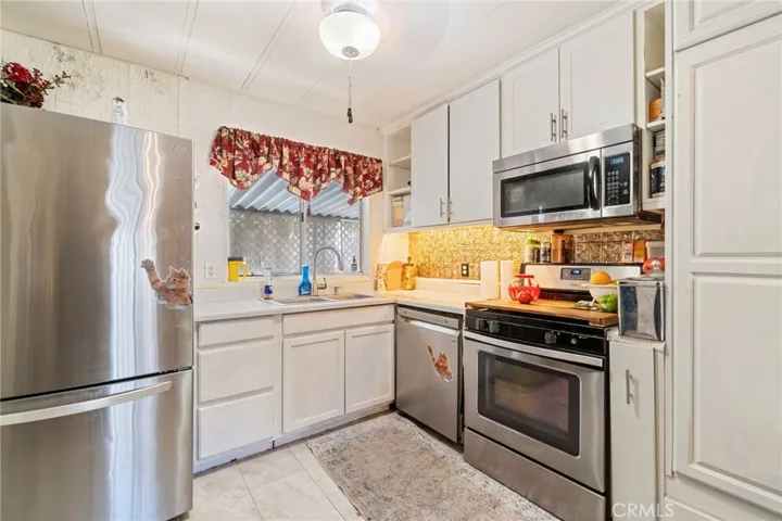 1218 Cleveland Avenue 153, Madera, California 93638