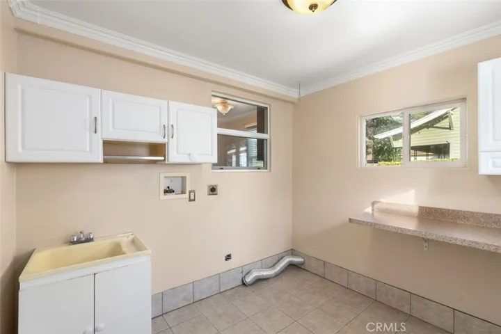 3550 Washington Street, Riverside, California 92504