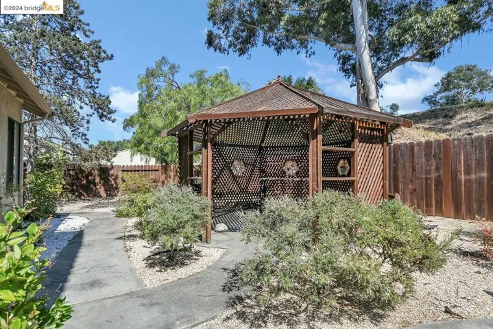 112 Buckley Court, Hercules, California 94547