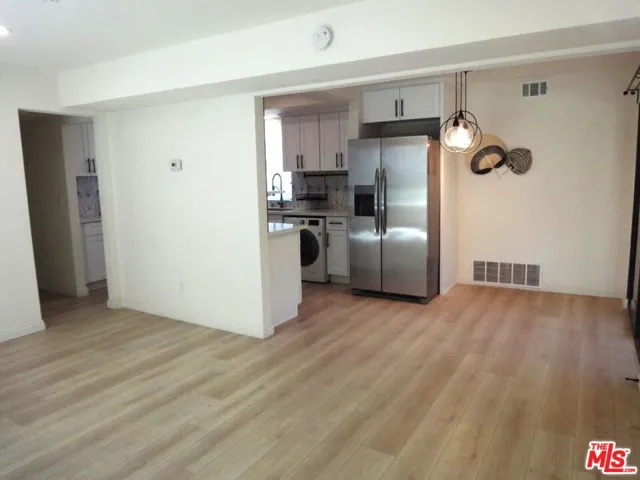 44436 15th Street 16, Lancaster, California 93535