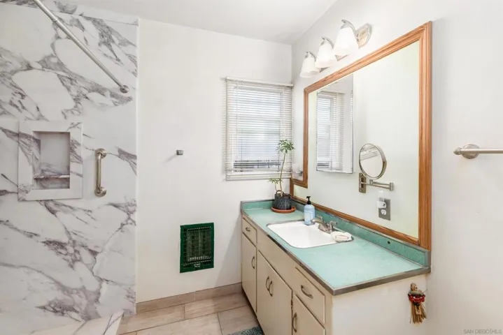 5704 Dream St, San Diego, California 92114