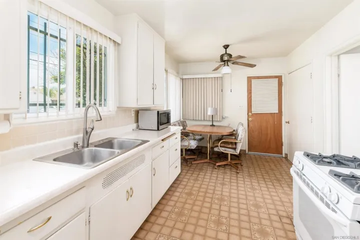 5704 Dream St, San Diego, California 92114