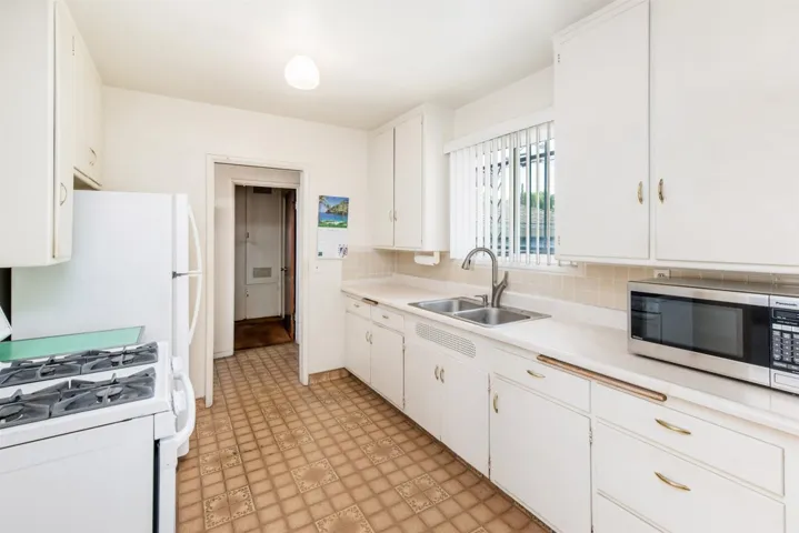 5704 Dream St, San Diego, California 92114