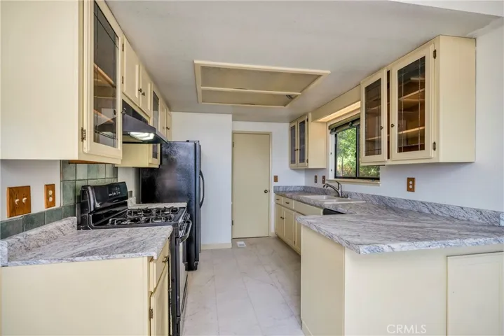 3095 S Lake Drive, Kelseyville, California 95451