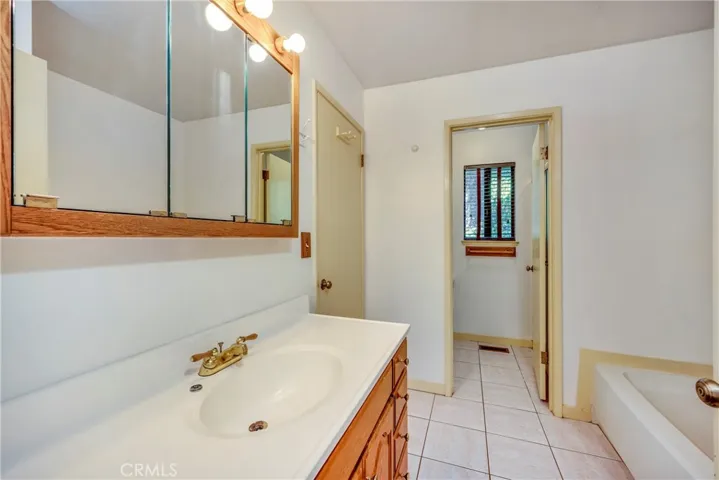 3095 S Lake Drive, Kelseyville, California 95451