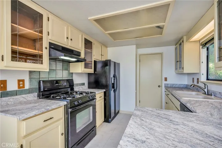 3095 S Lake Drive, Kelseyville, California 95451
