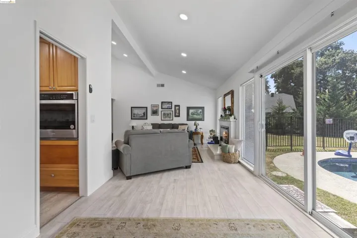 9219 Neville Way, Stockton, California 95209