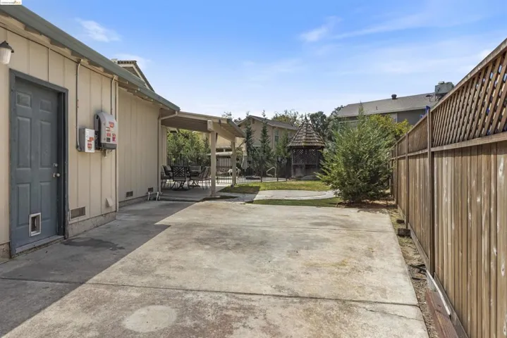 9219 Neville Way, Stockton, California 95209