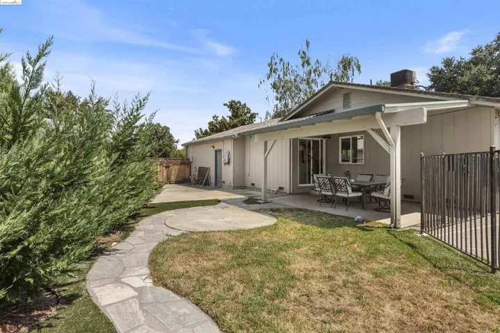9219 Neville Way, Stockton, California 95209