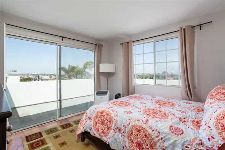 222 Larsson Street, Manhattan Beach, California 90266