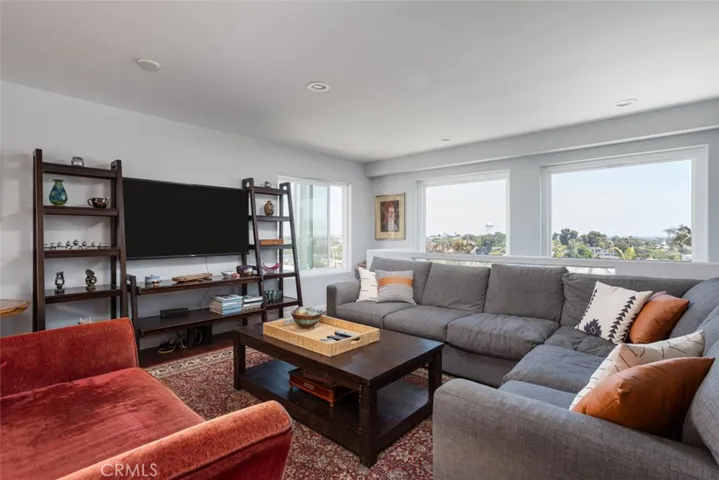 222 Larsson Street, Manhattan Beach, California 90266