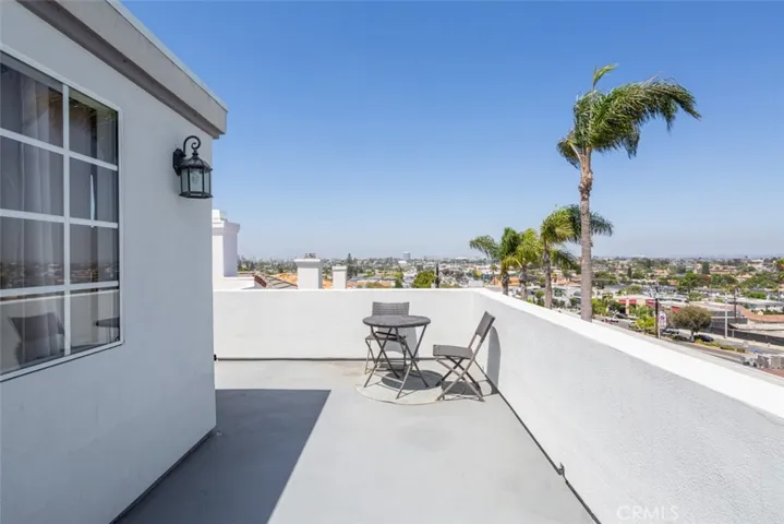 222 Larsson Street, Manhattan Beach, California 90266