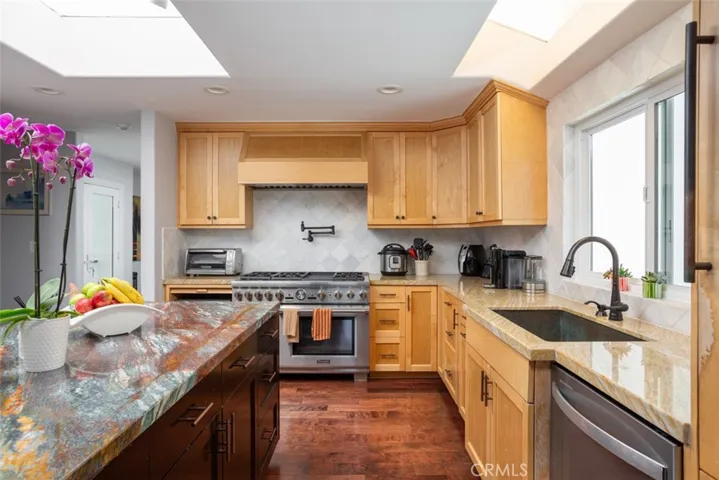 222 Larsson Street, Manhattan Beach, California 90266