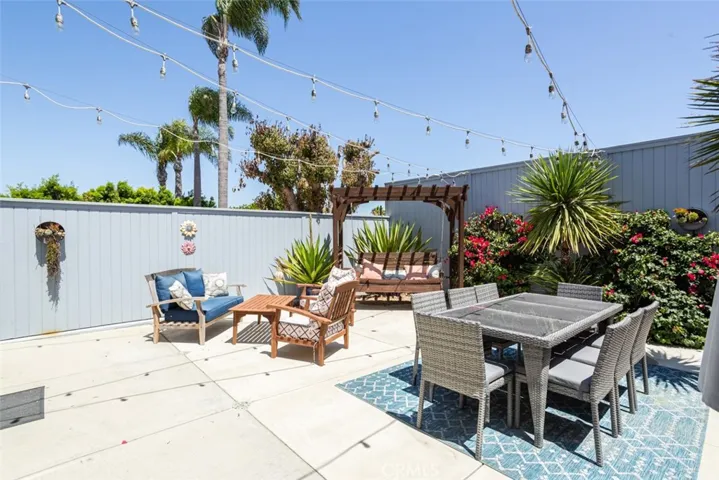 222 Larsson Street, Manhattan Beach, California 90266