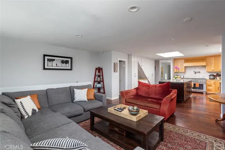 222 Larsson Street, Manhattan Beach, California 90266