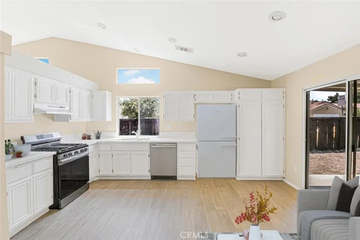 44701 Sandhurst Lane, Lancaster, California 93536
