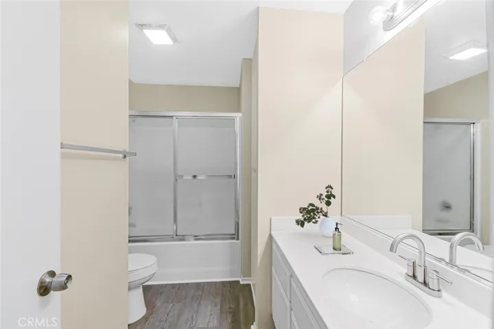 44701 Sandhurst Lane, Lancaster, California 93536
