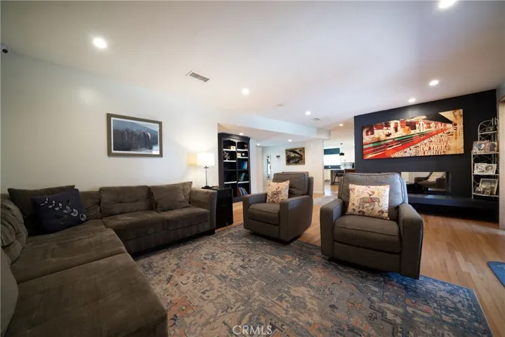 105 Eseverri Lane, La Habra Heights, California 90631