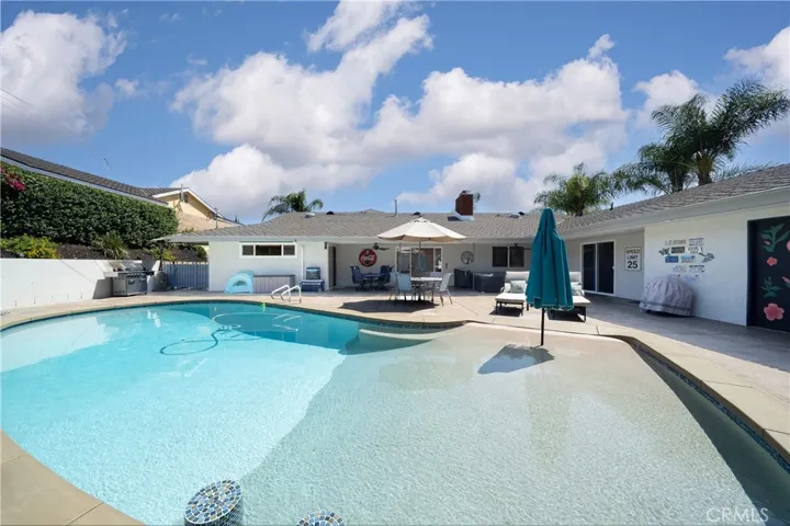 105 Eseverri Lane, La Habra Heights, California 90631