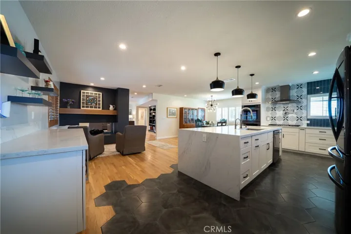 105 Eseverri Lane, La Habra Heights, California 90631